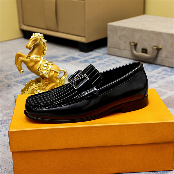 Lv Loafer 019