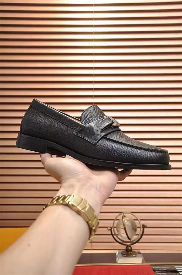 Lv Loafer 063
