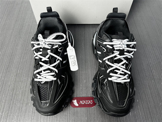 BLCG TRACK SNEAKER 542023 W1GB1 2045 with LED